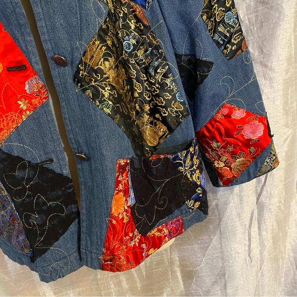 Chico’s Design SZ 3,(XL) embroidered/embellished denim jacket, GUC great piece - Picture 4 of 11